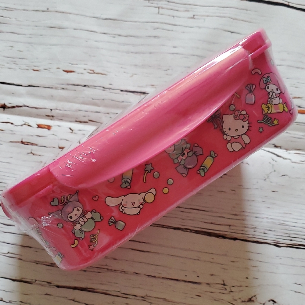 Sanrio Hello Kitty Pink Organizer